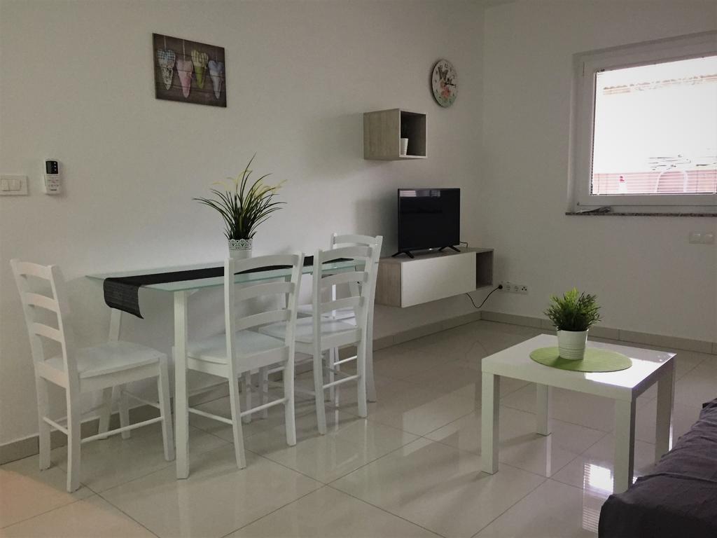Apartmani Orhideja Раб Экстерьер фото