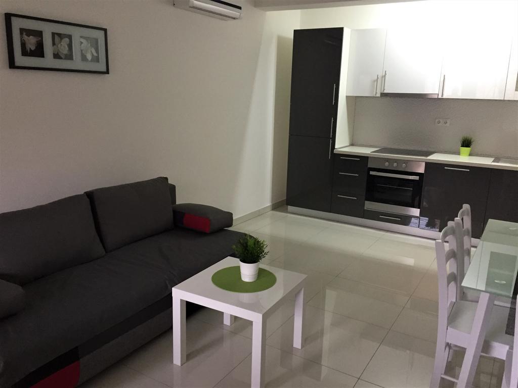 Apartmani Orhideja Раб Экстерьер фото